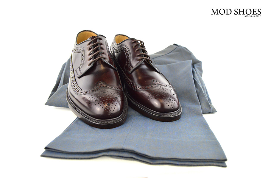 oxblood-brogues-with-two-tone-trousers