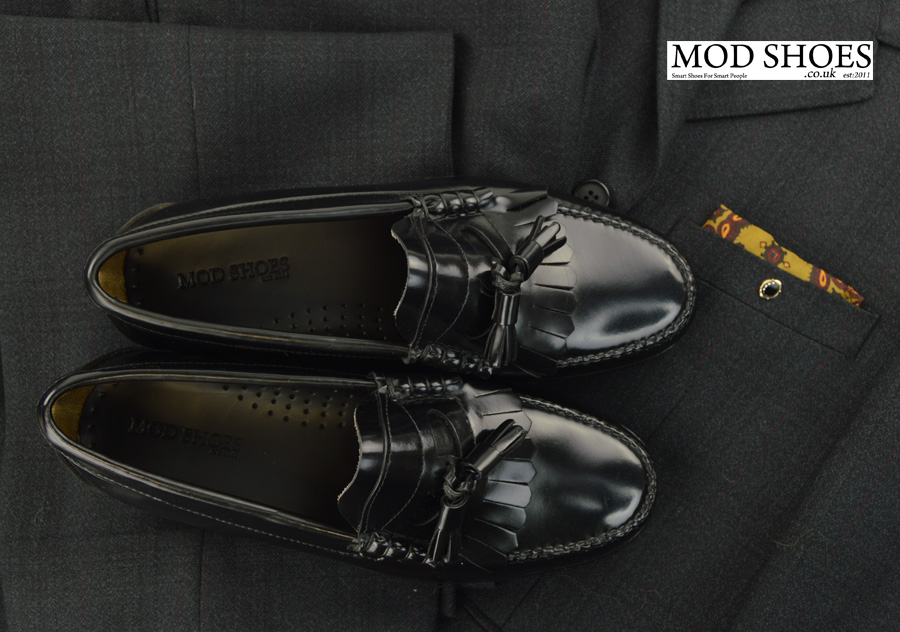 modshoes-black-tassel-loafers-with-mod-suit