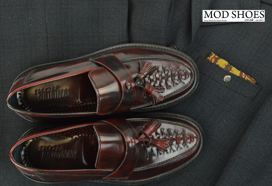 modshoes-oxblood-weaver-tassel-loafers-with-mod-suit