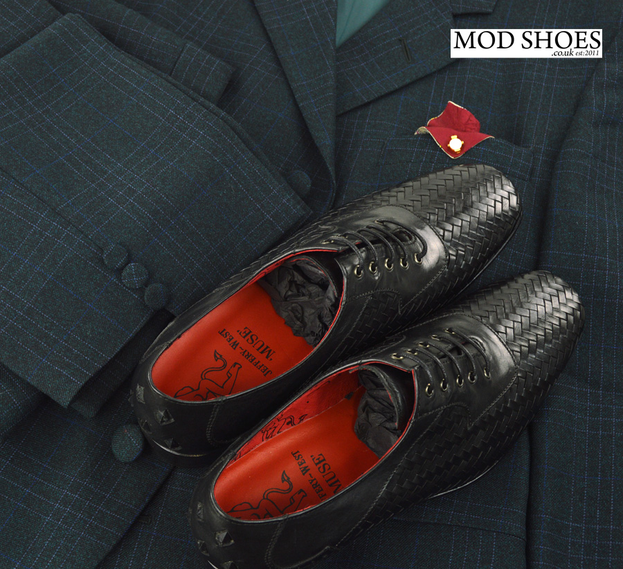 modshoes-weavers-with-mod-suit-02