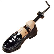 mod shoes wide feet wooden-shoe-stretcher
