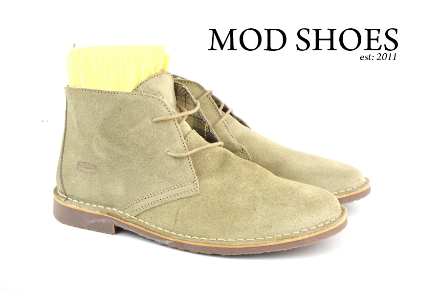 Mod Shoe Stone Desert Boots With Light Yellow Socks