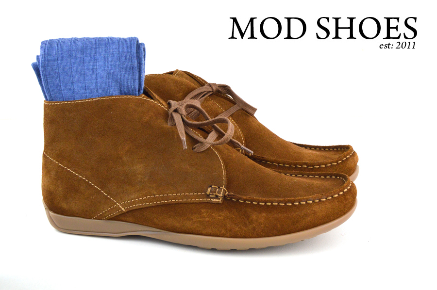 Mod Shoes Ellis Dark Brown Boots with blue socks