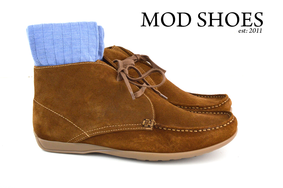 Mod Shoes Ellis Dark Brown Boots with light blue socks