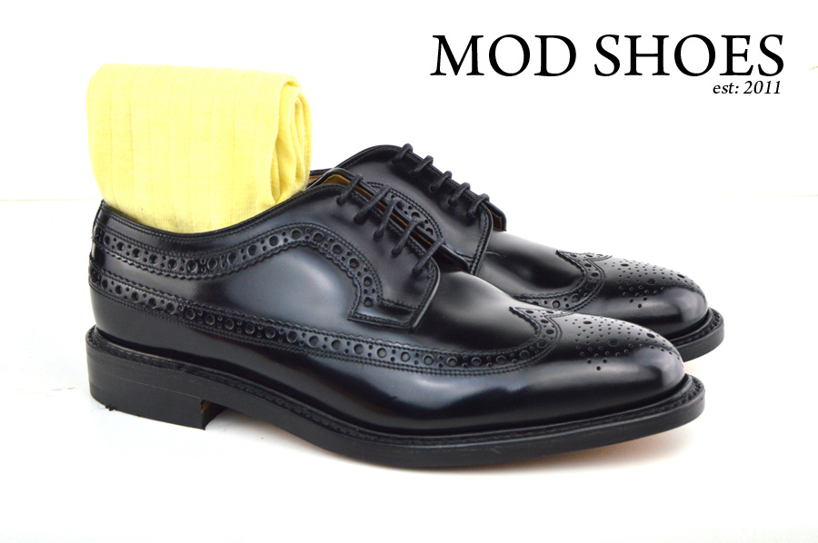 Mod Shoes Loake Royals with Light Yellow Socks