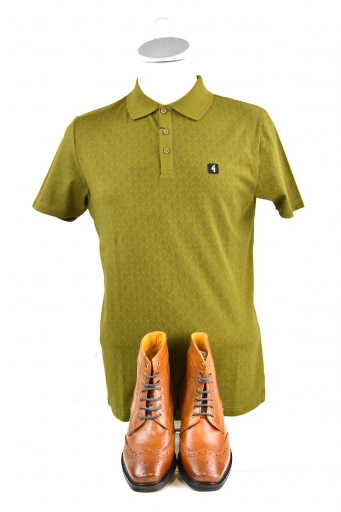26 tan brogues boots here with gabicci polo top