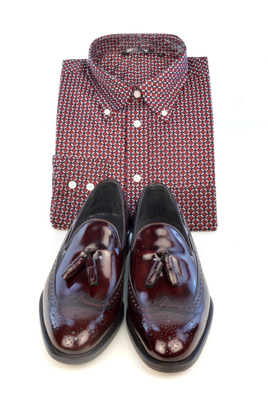 modshoes-beckley-oxblood-tassel-loafers-with-pattern-shirt