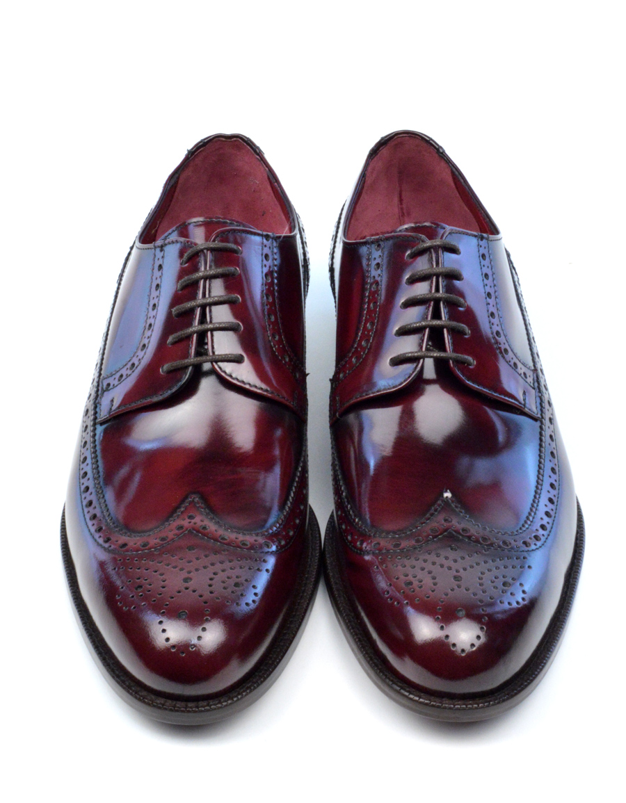 Rad oxblood. Mens Brogue Oxblood. Туфли Lotus made in England. Oxblood Shoes how to Wear. Dark Burgundy Brogues looks.