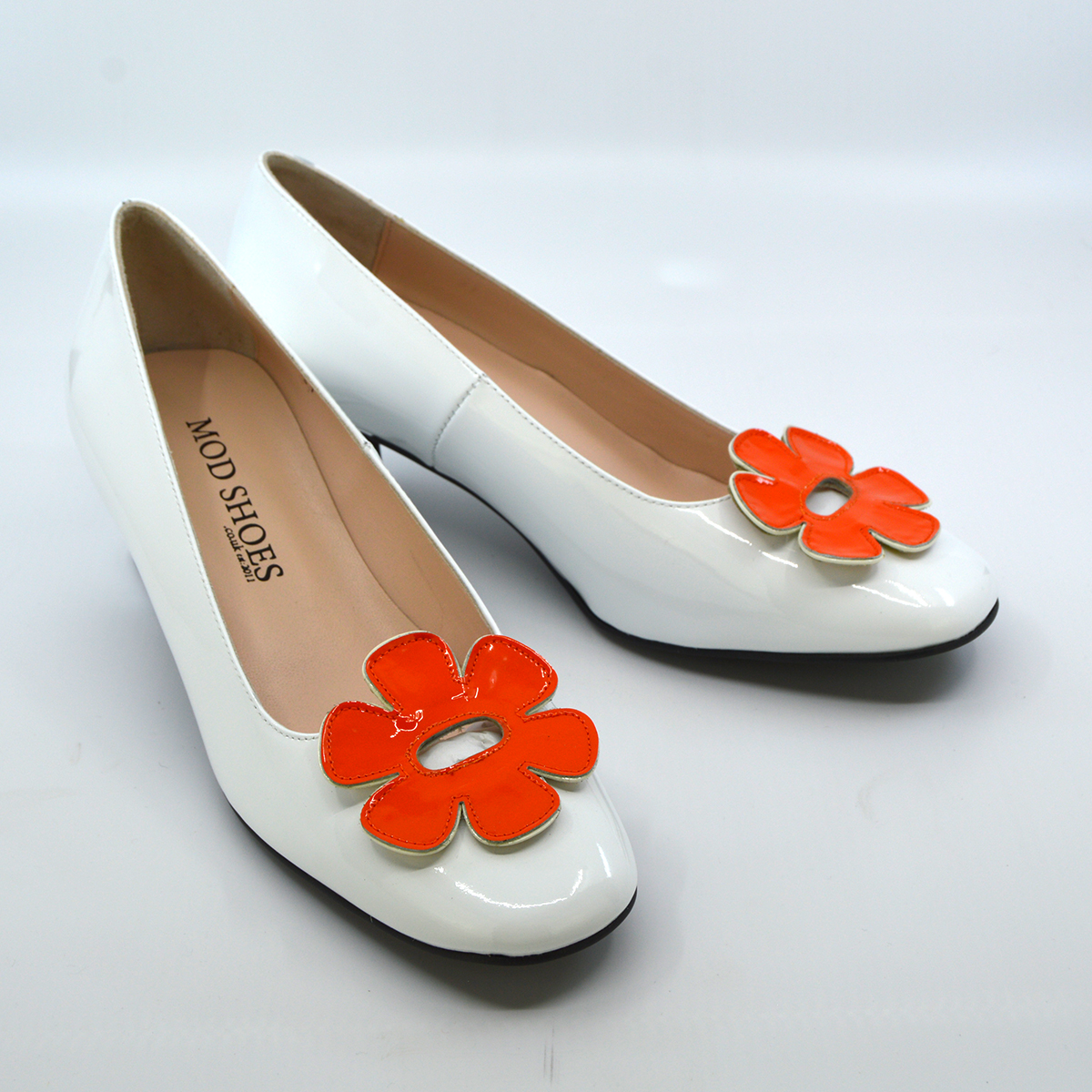 white flower shoes