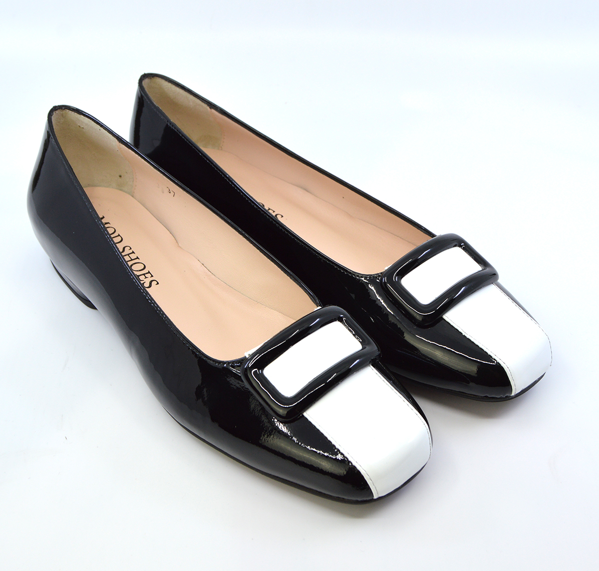 black and white flat shoes for ladies