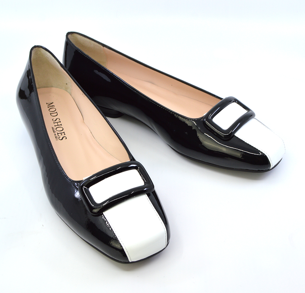 black and white flat shoes for ladies