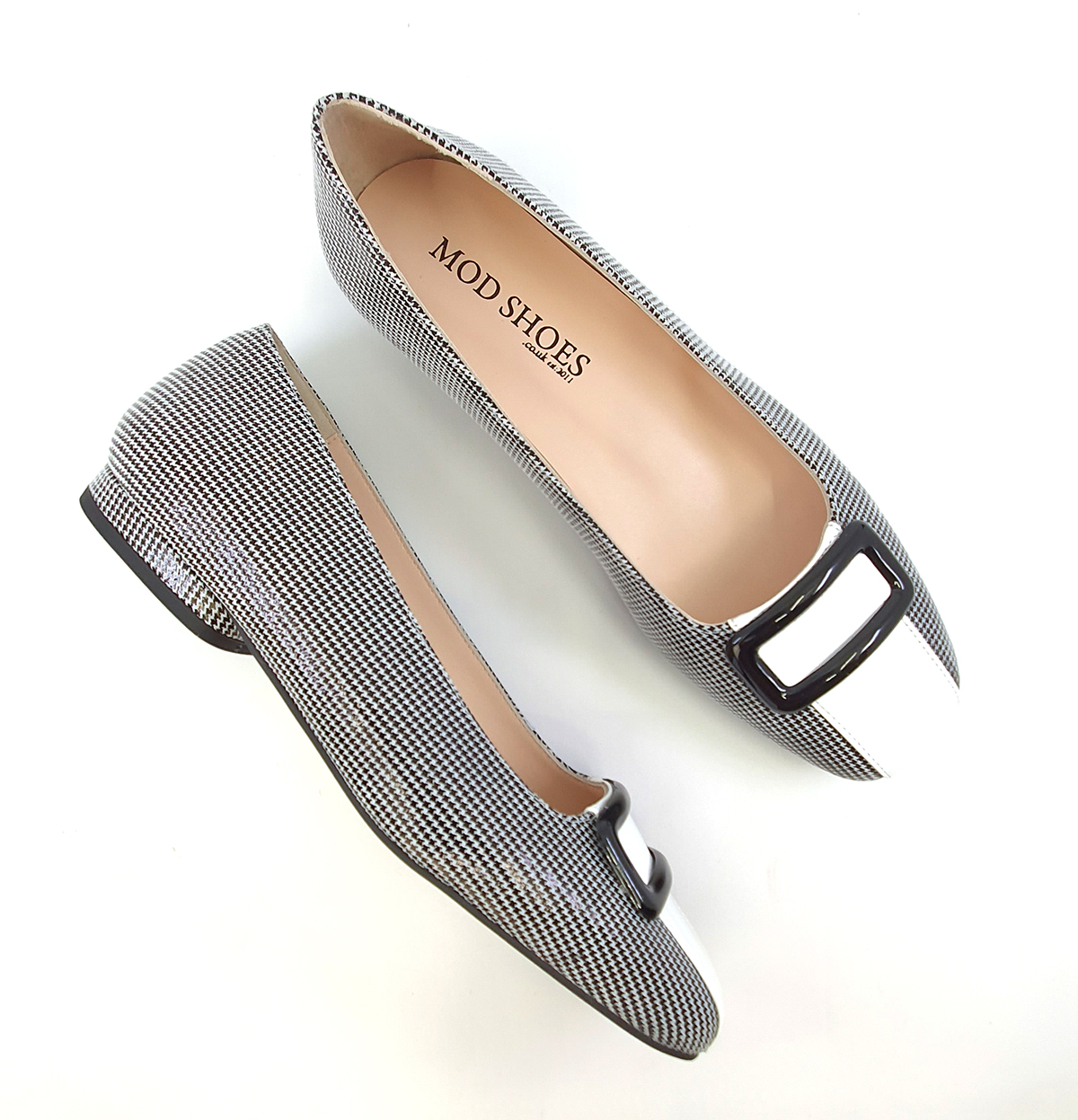 ladies white leather flat shoes