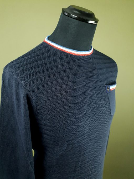 Gabicci Long Sleeve Crew Neck In Navy - Redford - Image 2