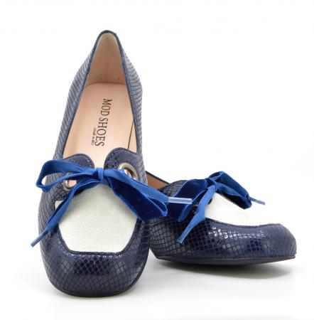 modshoes-ladies-vintage-retro-style-60s-shoes-The-Nina-in-blue-white-04