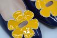 modshoes-the-fleur-navy-blue-and-yellow-flower-retro-vintage-60-style-ladies-shoes-05