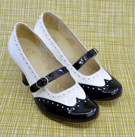 vintage black mary jane shoes